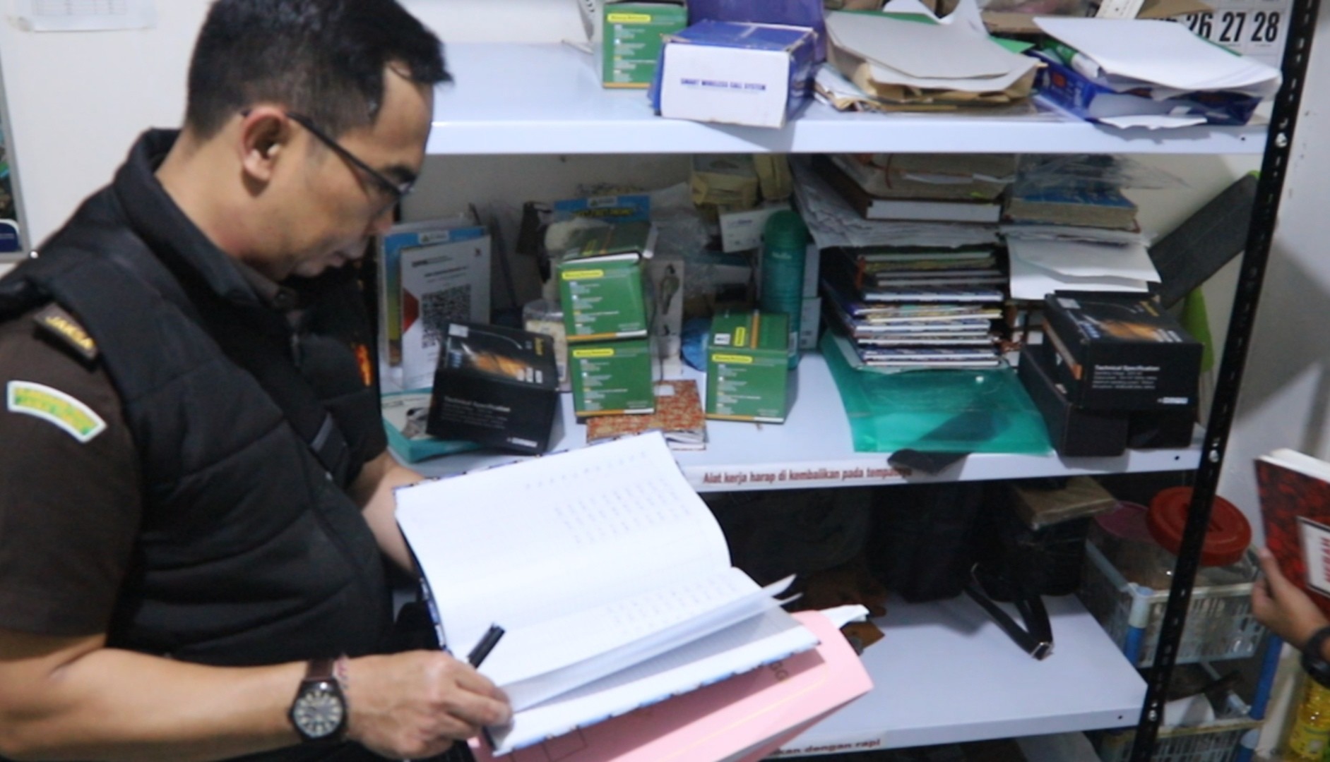 Kejati Jatim Geledah Kantor Kebun Binatang Surabaya Terkait Dugaan Korupsi