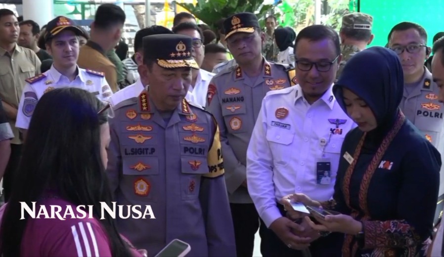 Tinjau Stasiun Surabaya Gubeng, Kapolri Instruksikan Beri Pelayanan Maksimal ke Pemudik