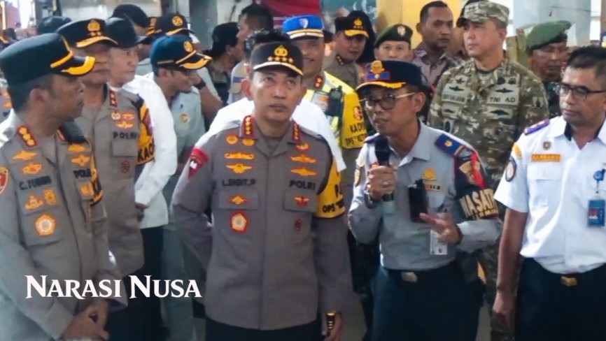 Kapolri Tinjau Terminal Purabaya, Ingatkan Sopir Bus Utamakan Keselamatan Pemudik