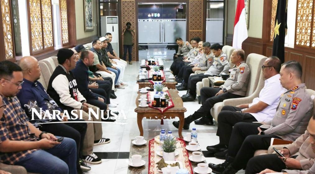 Polda Jatim Satukan Persebaya dan Arema Jelang Laga Kanjuruhan, Tegaskan Komitmen Sepak Bola Damai