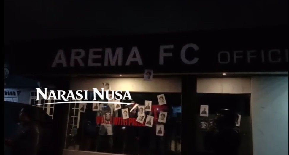 Dibantai Persik 2-3 Sporter Aremania Luluk Kantor Arema FC Tuntut Evaluasi Menyeluruh Tim